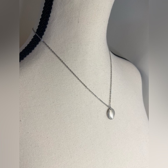 Dainty engraved FLOWER Pendant | SILVER Stainless Steel Necklace - Picture 5 of 10